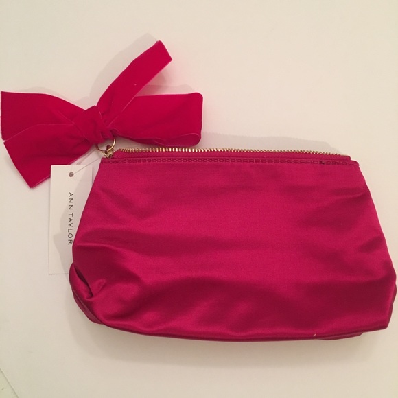 NWT Ann Taylor Velvet Bow Mini Clutch - Picture 2 of 3